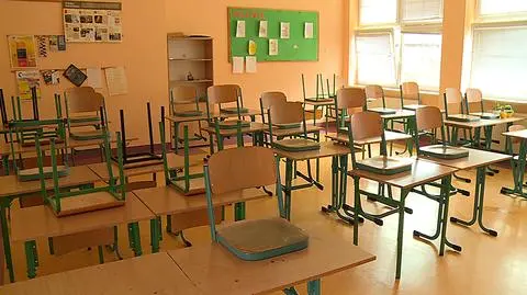 Biedroń: nie miałem wyboru i musiałem zwolnić nauczycieli