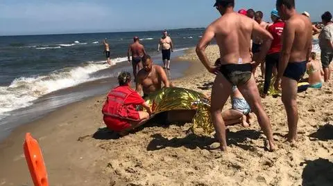 Pomorskie: policjanci uratowali topiące się dzieci i ich dziadka