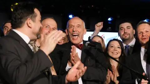 Janusz Korwinn-Mikke cieszy się z wyniku wyborczego