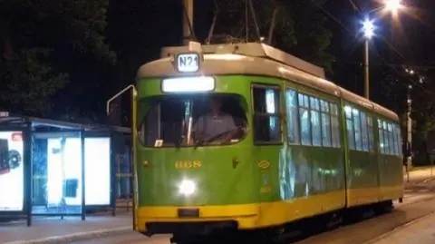 MPK wymienia w nocy tory. "Teatralka" bez tramwajów