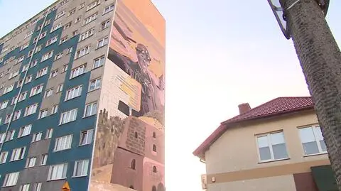 Symbole Polkowic na ścianie wieżowca. Ogromny mural
