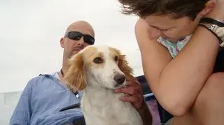 Krystian, Sookie i Gosia na gruzińskiej plaży