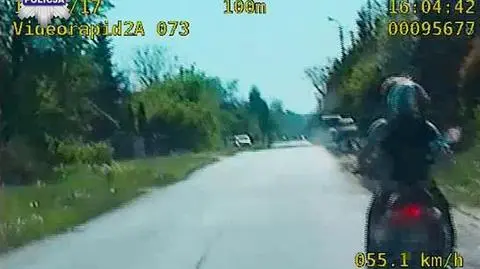Kąkolewnica. Pijana i bez kasku wiozła dziecko skuterem