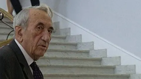 Mazowiecki krytykuje biskupów ws. krzyża