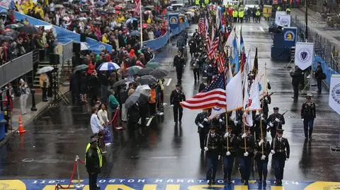 "Ameryka nigdy się nie podda". Boston oddał hołd ofiarom zamachu podczas maratonu