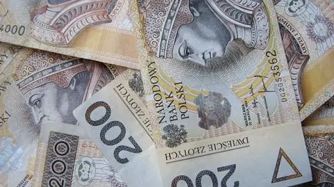 Iława: Znalazła kilka tysięcy złotych w toalecie