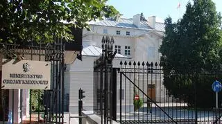 Bartłomiej Misiewicz zawieszony w funkcjach w MON-ie na swój wniosek