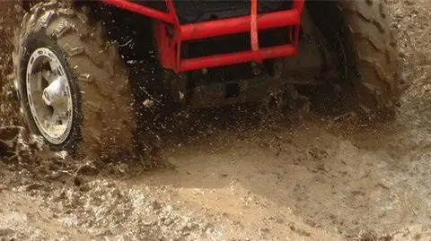 "Straciła panowanie nad quadem". Dwie osoby w szpitalu