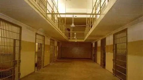 Drugie Abu Ghraib na bagdadzkim lotnisku. Kaptury, rażenie prądem, ciasne cele