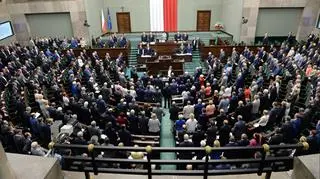 Większość posłów poparła projekt zniesienia 9 maja jako Narodowego Święta Zwycięstwa i Wolności