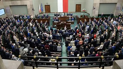 8 maja zamiast 9 maja? "Nie można obchodzić świąt, które ustanowił Polakom Stalin"