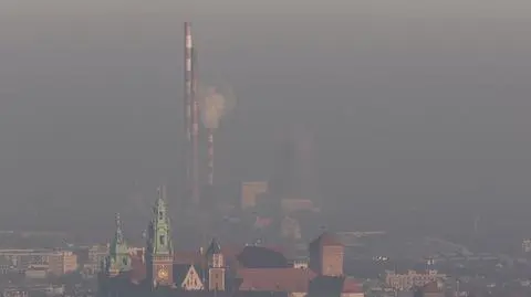 Smog over Kraków. The city still has a large number of buildings where air-polluting furnaces are being used