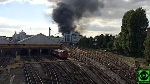 Połowa parteru spłonęła. Dwaj nastolatkowie zatrzymani po pożarze