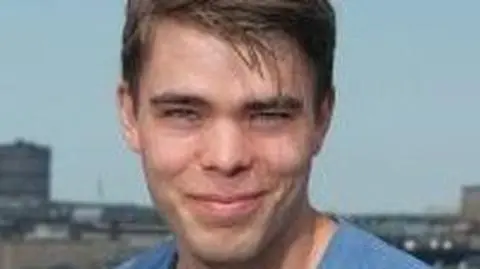 Polityk zielonych dźgnięty nożem