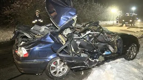 Nowa Wieś Książęca - Drożki: wypadek samochodowy. Dwie osoby nie żyją