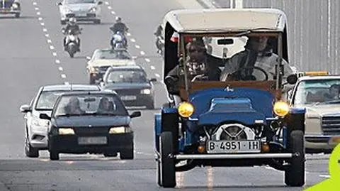 Pierwsze samochody wjechały na nowy most