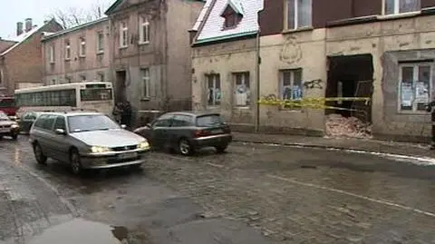 Autobus uderzył w dom