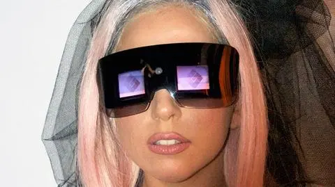 Okulary Lady Gagi robią zdjęcia