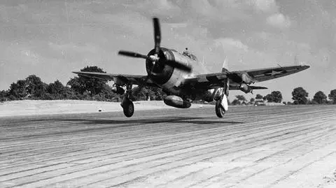 Zabytkowy samolot spadł do rzeki Hudson. Pilot zginął