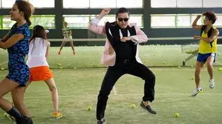 Psy twierdzi, że naczelną zasadą tańca "Gangnam Style" jest: Wyglądaj z klasą, a tańcz kiepsko