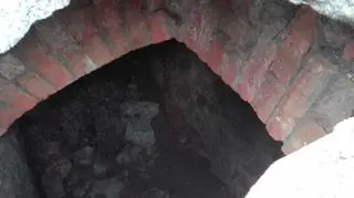 Na terenie Zamku Książ odkryto wejście do tajemniczego tunelu