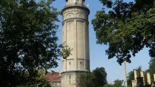 Stuletnia wieża na sprzedaż