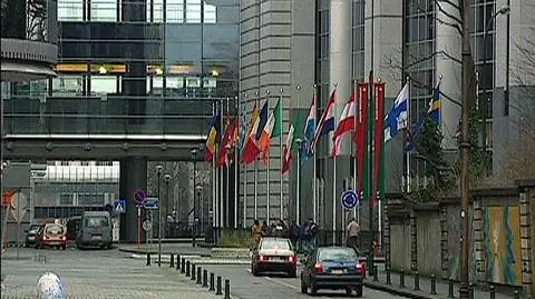 Unijni prawnicy uzgodnili projekt nowej konstytucji