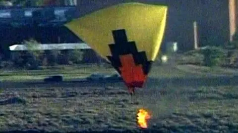 Balon wyniósł ich na linie wysokiego napięcia