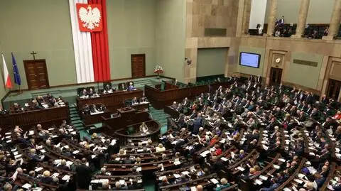 Sondaż CBOS:PO liderem sondażu, PiS zyskuje