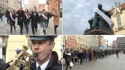 Tysiące maturzystów z Wrocławia zatańczyło poloneza dla Fredry