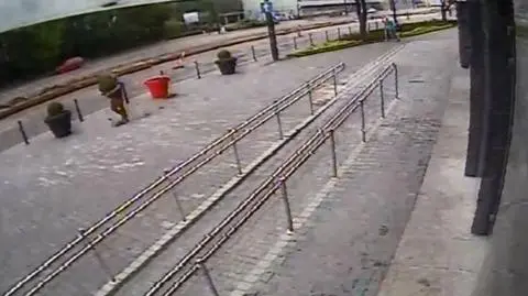 Kamery zarejestrowały moment kradzieży 
