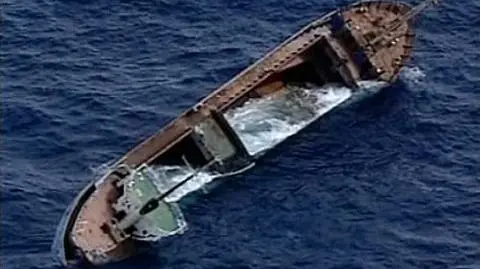 Zatopili statek, by stworzyć rafę koralową