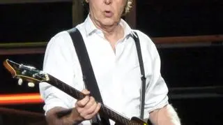 Paul McCartney, mimo skończonych 70 lat, wciąż koncertuje i nagrywa