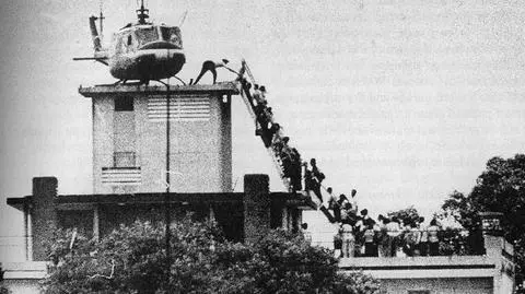 W ostatnich dniach kwietnia 1975 r. Amerykanie uciekali w popłochu z Sajgonu