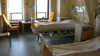 Policja skonfiskowała dokumenty i próbki z 25 szpitali