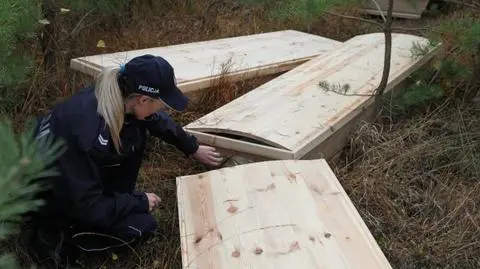 Szykują transport skradzionych trumien