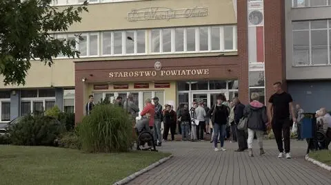 Tczew: ogromne kolejki do wydziału komunikacji