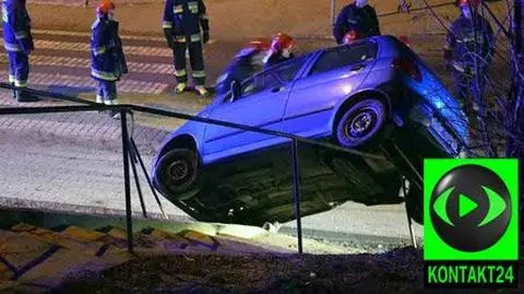 Matiz zawisł na barierkach