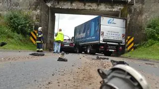 Do wypadku doszło pod wiaduktem na drodze wojewódzkiej nr 211 w miejscowości Borkowo