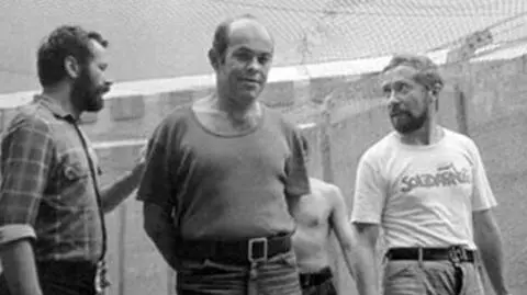 "Jak Piłsudski prowadził do Drugiej, tak Kuroń do Trzeciej RP"