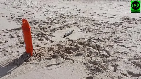 Ustka: Pocisk na plaży w Ustce