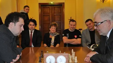 Niecodzienny mecz. Szachy z wojewodą
