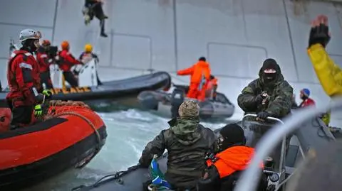 30 działaczy Greenpeace oskarżonych o piractwo