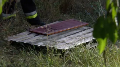 Kalisz: Dziecko wpadło do studni. Ojciec usłyszał zarzuty