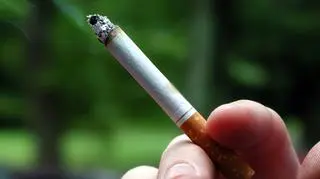 Urzędnicy, którzy wychodzą na papierosa, muszą się wpisać do zeszytu 