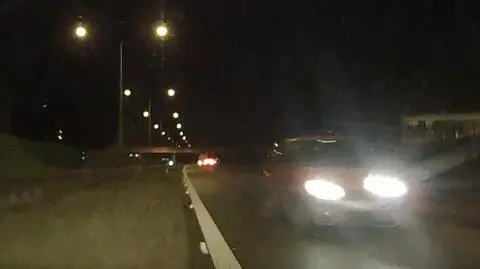 Metry od "czołówki" na A2