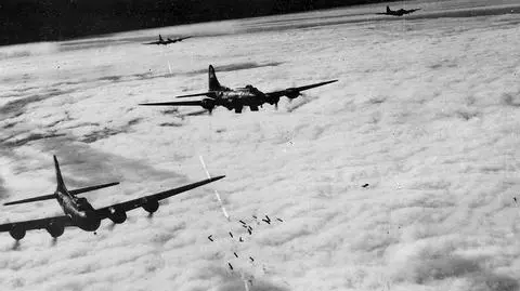 Znów polecieli "latającą fortecą". "Nie odmówiłbym nawet za milion dolarów"