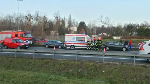 Zderzenie trzech aut na trasie S8 