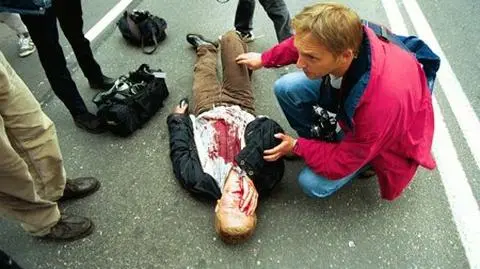 Postrzelony fotoreporter dostanie od policji 250 tys. zł