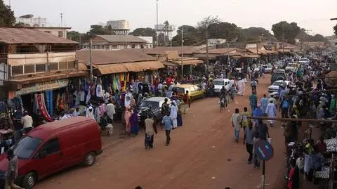 Budżetówka popracuje tylko cztery dni. W Gambii